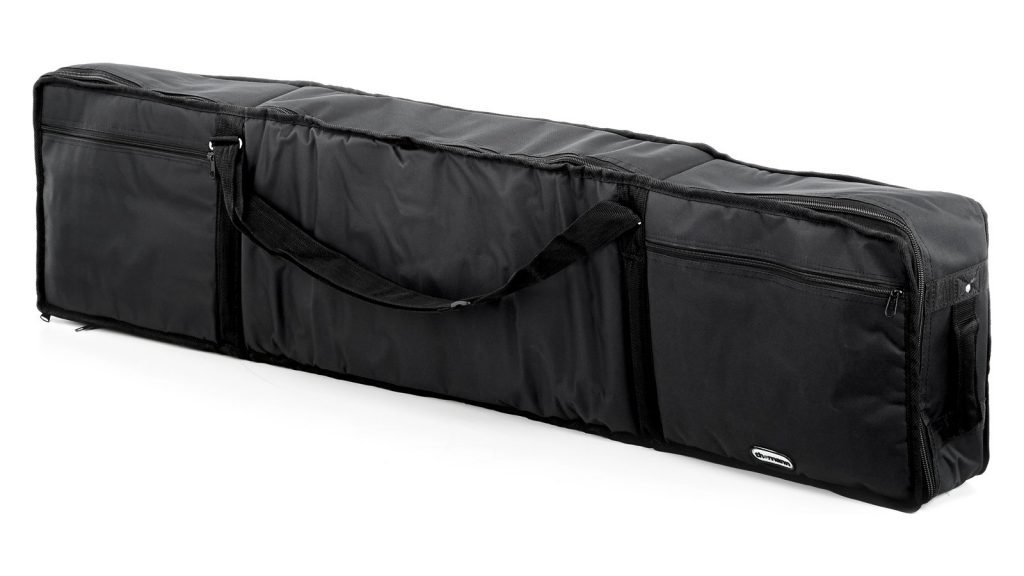 Das Thomann Stage Piano Bag ist als einfache Keyboard-Tasche recht weich, aber immerhin aus aus strapazierfähigem Nylon gefertigt.