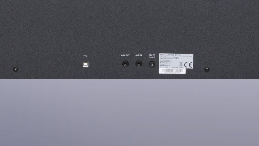Thomann DP-32 - Anschlüsse für USB, Audio-Out und Aux-In