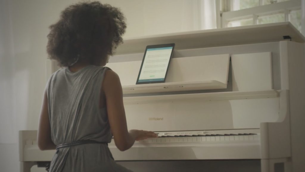 Die Homepiano-Modelle der HP-700-Serie unterstützen die neue Roland App Piano Every Day. Die App ist ein praktischer Begleiter beim Klavierlernen und löst die bekannte App „Piano Partner 2“ ab. (Bildquelle: Roland)