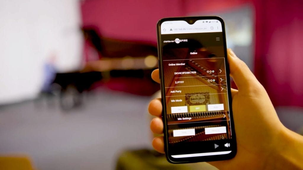 Über die Disklavier-App "Enspire Controller" lassen sich mehrere Disklavier-Instrumente miteinander vernetzen, wobei auch die bidirektionale musikalische Kommunikation ermöglicht wird. (Bildquelle: Yamaha)