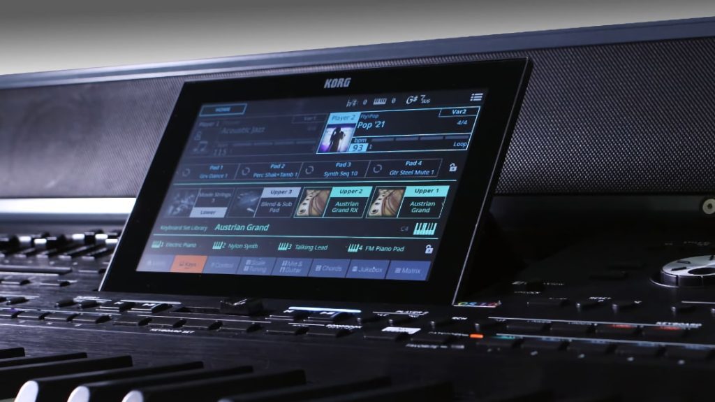 Immer Durchblick bei den Sounds: Das große Touch-Display ermöglicht  eine komfortable Handhabung beim Navigieren in den über 2.000 Sounds des Pa5X 88.