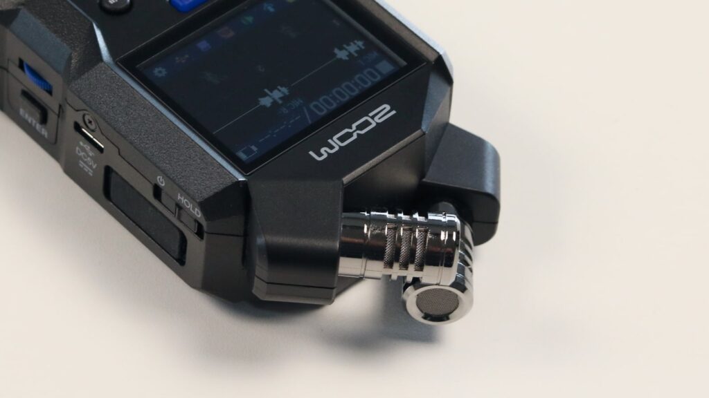 Die Mikrofone sind beim Zoom H4essential fest integriert.