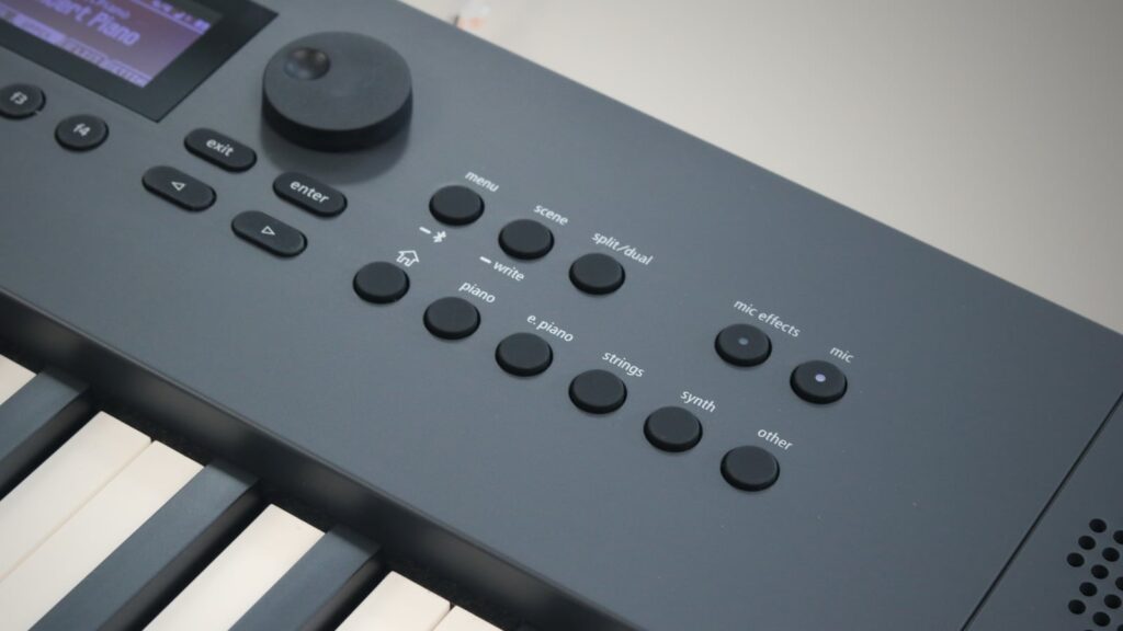 Man sieht es nicht auf den ersten Blick, aber das Roland Go:Keys 5 bietet über 1.000 Sounds und jede Menge Effekte. (Bildquelle: Roland)