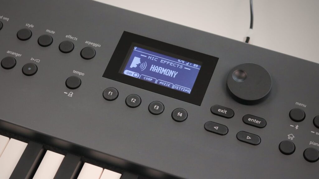 Macht aus deiner Stimme einen mehrstimmige Backing-Vocals: Der Harmony-Effekt im Mic-Channel.