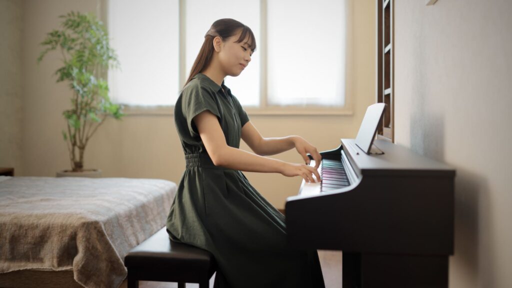 Als klassische Konsolen-E-Pianos konstruiert: Kawai CX-Serie. Im Bild: Kawai CX-102 (Bildquelle: Kawai)