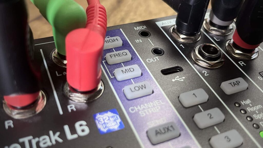 Über USB-C lässt sich der LiveTrak L6 mit Computer oder Mobilgeräten verbinden. Als TRS-Miniklinke gibt es dann noch MIDI-IN und -Out. (Foto: J. Sunderkötter)