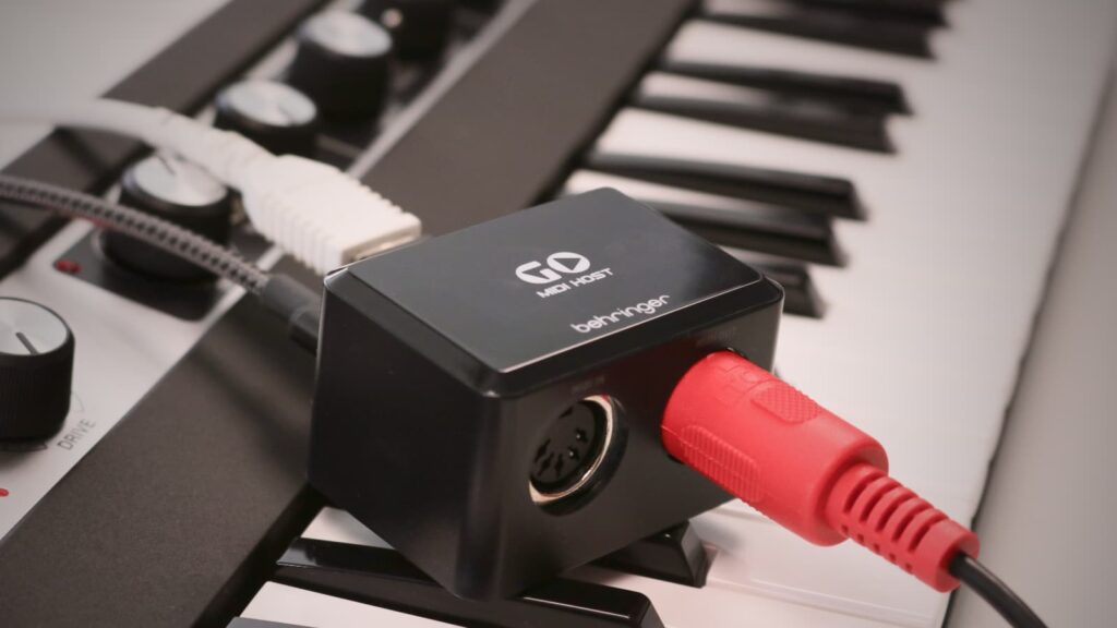 Einfache Lösung für USB-MIDI auf DIN-MIDI: Behringer Go MIDI Host (Bildquelle: J. Sunderkötter)